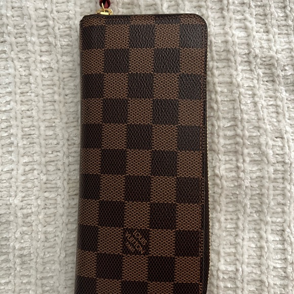 Louis Vuitton Wallet - Picture 3 of 5